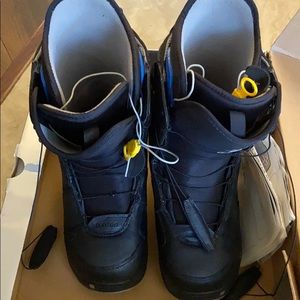 Burton men’s snowboarding boots black size 11